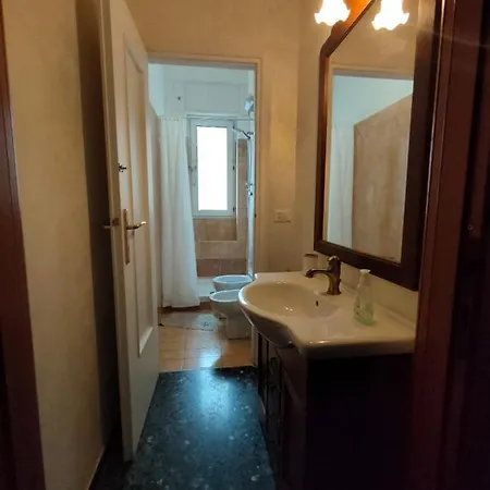 Bed & Breakfast Dolce Notte, Near San Martino Hospital Genoa